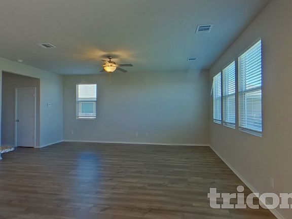 2nd image of 5117 Sidesaddle Dr