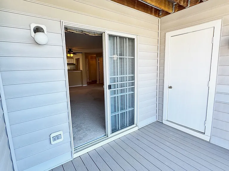 2015 Gov Thomas Bladen Way #204 — Photo 13