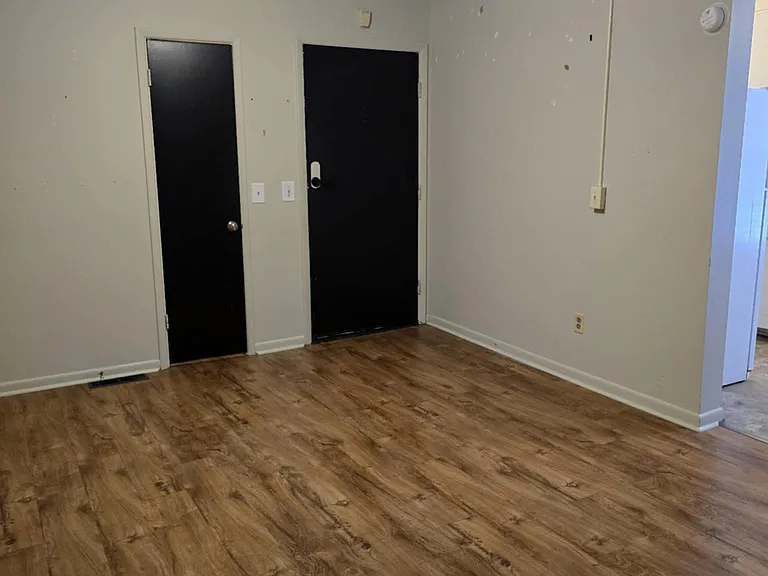 19 W Grady St #1 — Photo 4