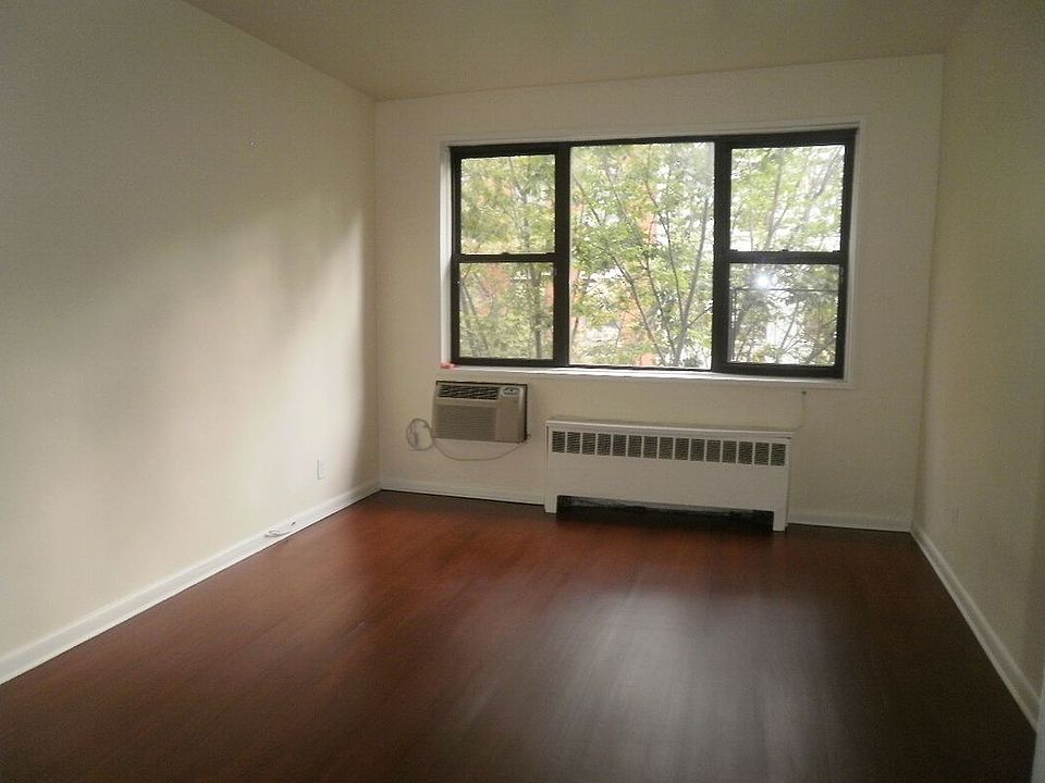 2nd image of 425 E 75th St APT 5D