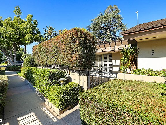 5th image of 1040 S Orange Grove Blvd Unit 5