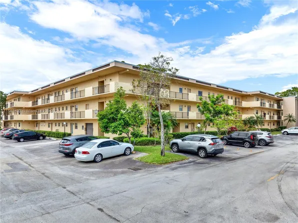 100 Berkley Rd APT 306, Hollywood, FL 33024