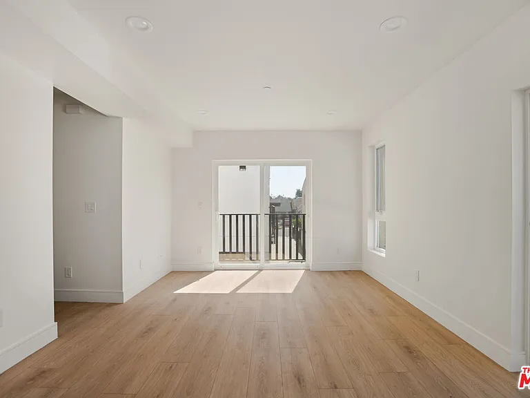 1619 2nd Ave #16191/2 — Photo 9