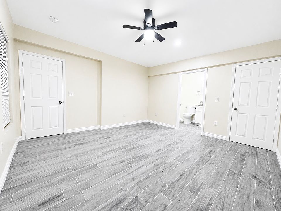 EXTRA LARGE BEDROOM