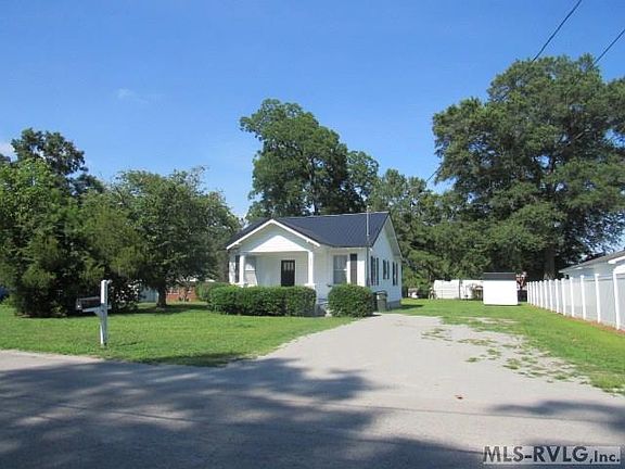 3rd image of 202 Peebles St