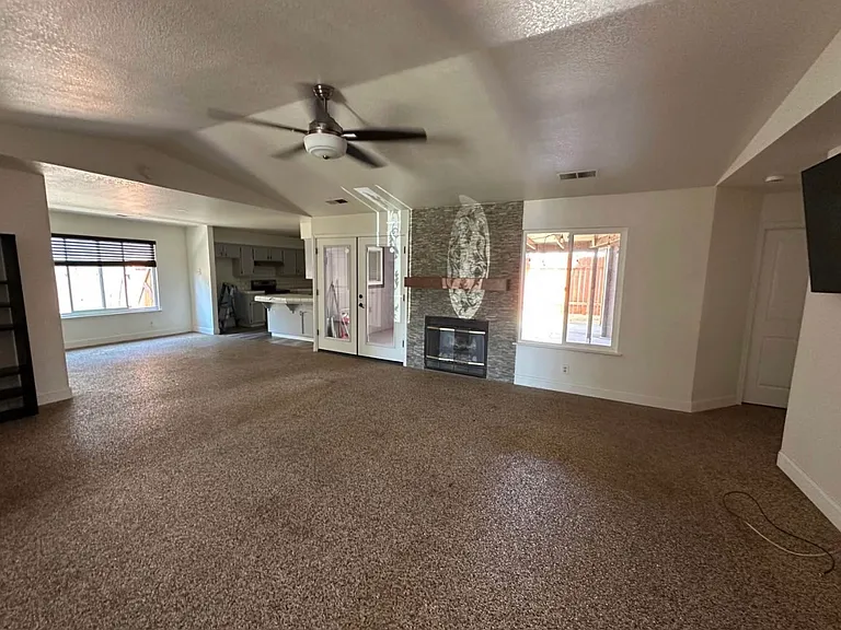 798 Pacific Circle Dr — Photo 2