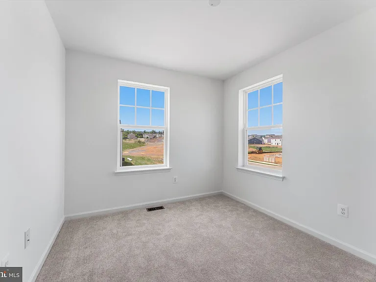 501 Fontana Cir — Photo 23