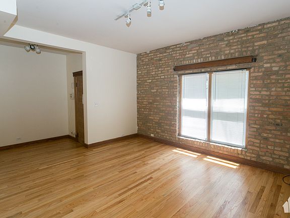 4th image of 1026 W Dakin St #1A