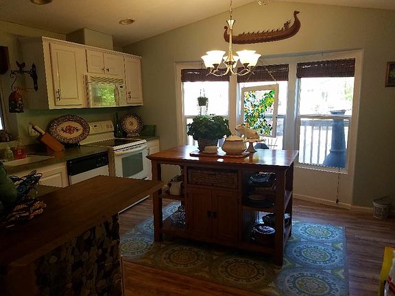 2nd image of 304 Riverwood Ln