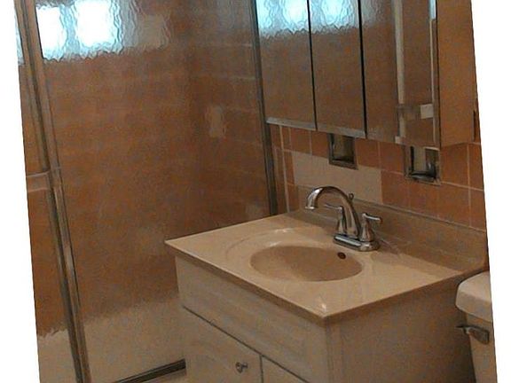 4th image of 7043 S East End Ave #1