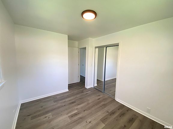 4th image of 2308 W Richwoods Blvd