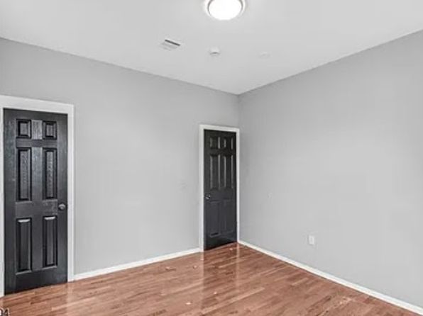 407 S 15th St FLOOR 2