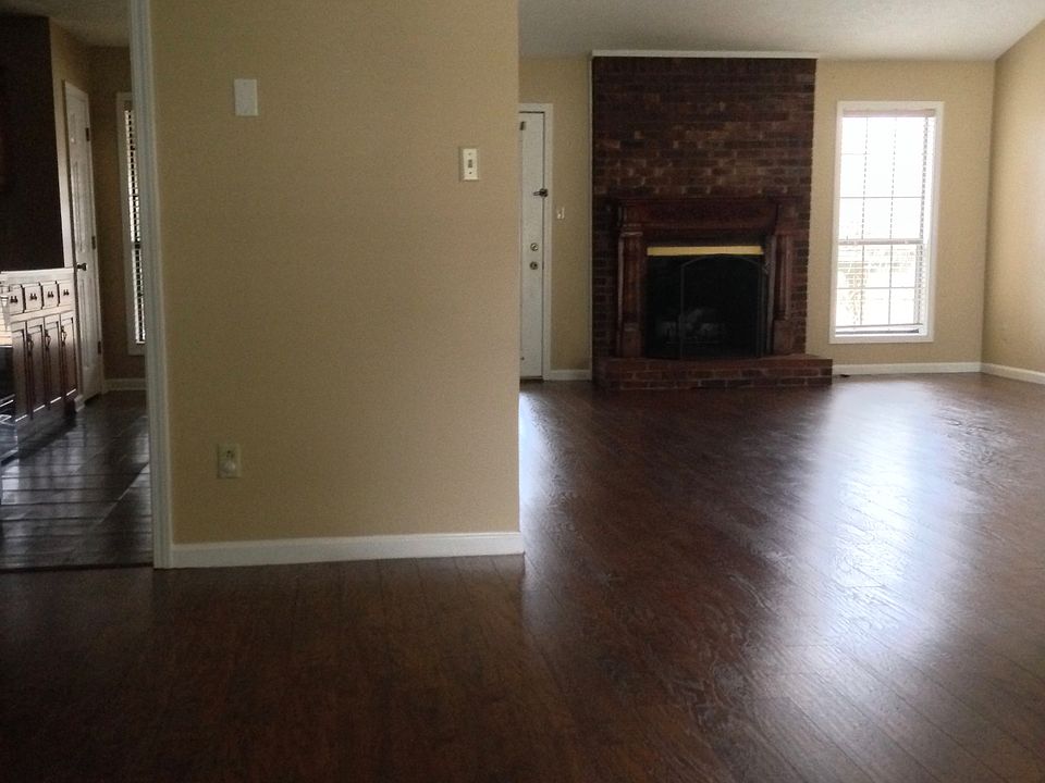 1st image of 343 Springview Dr