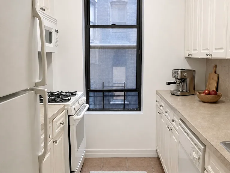 521 W 122nd St #23 — Photo 2