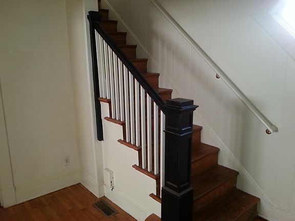 5th image of 406 Hunt Ave