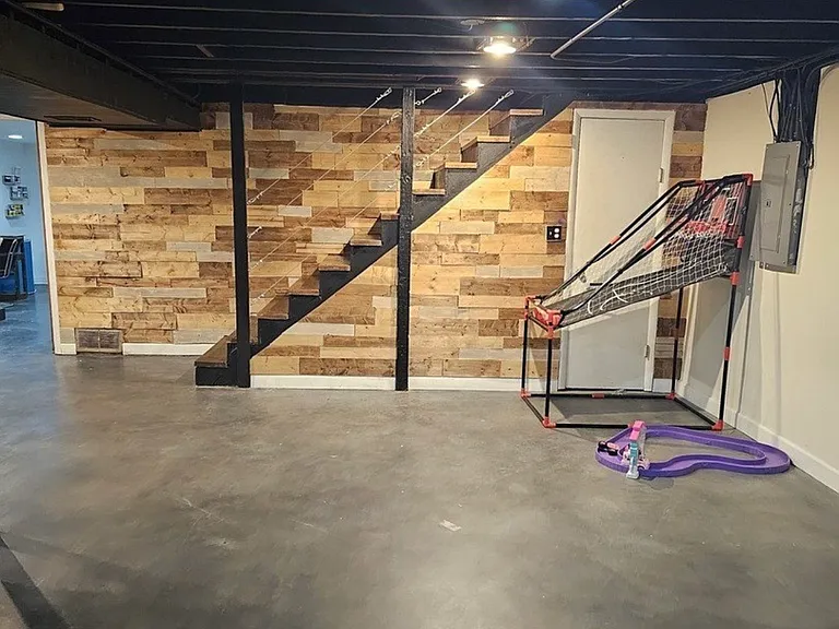 1817 Ivy Ln — Photo 20