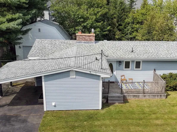 17 Maple Dr, Halifax, NS B3T 1C2