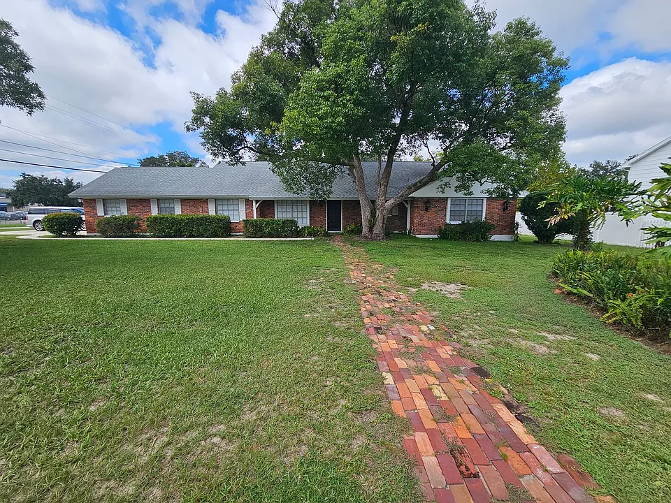 1302 Rustlewood Dr