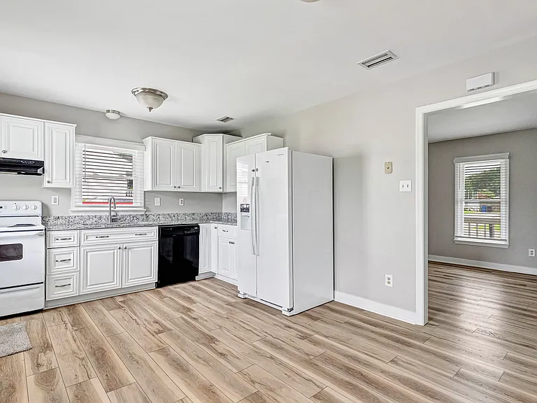 6402 Sledds Lake Rd — Photo 12