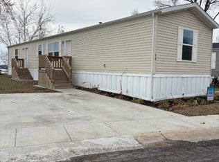 17311 E Us Highway 40 Site #C19, Independence, MO 64055