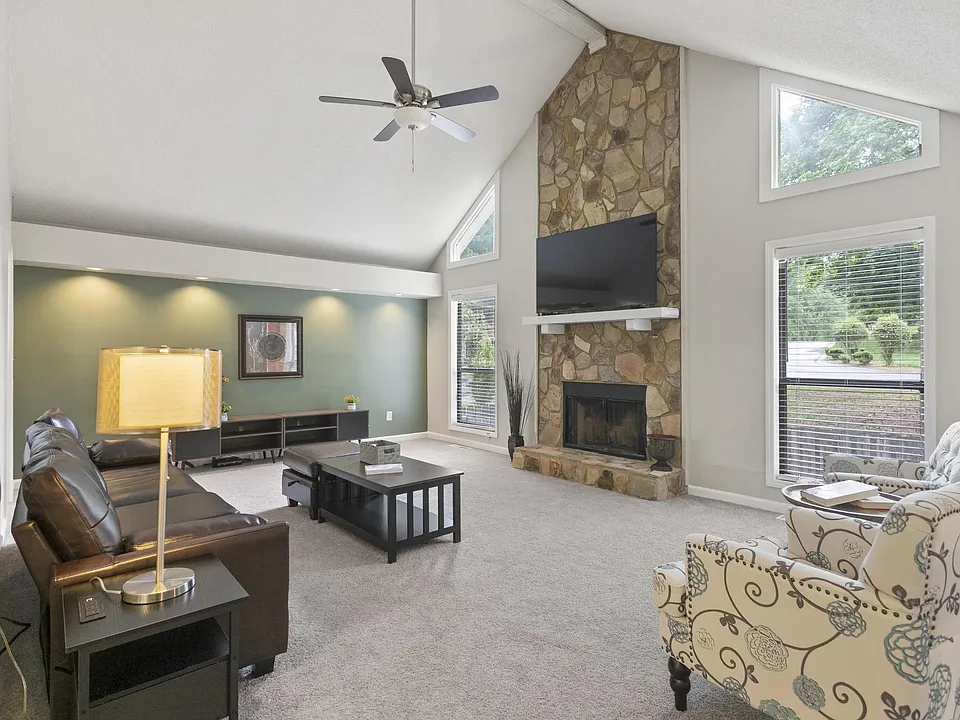 303 Paxton Cir