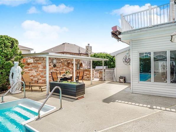 261 Chelsea St, Staten Island, NY 10307