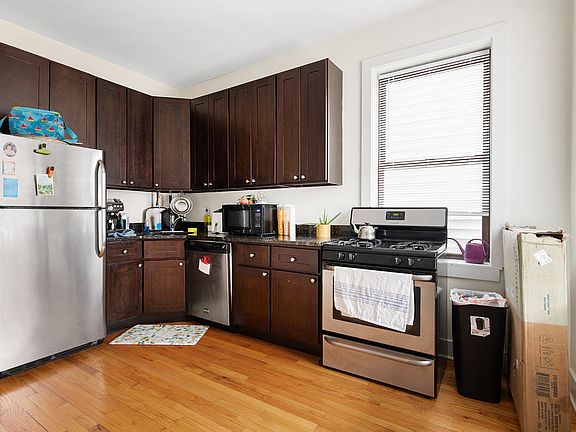 4th image of 1716 N Campbell Ave