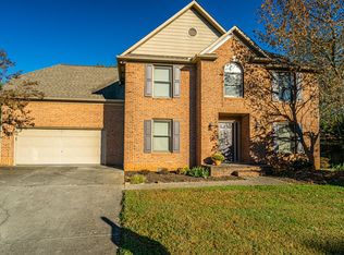 615 Crestwicke Ln, Knoxville, TN 37934