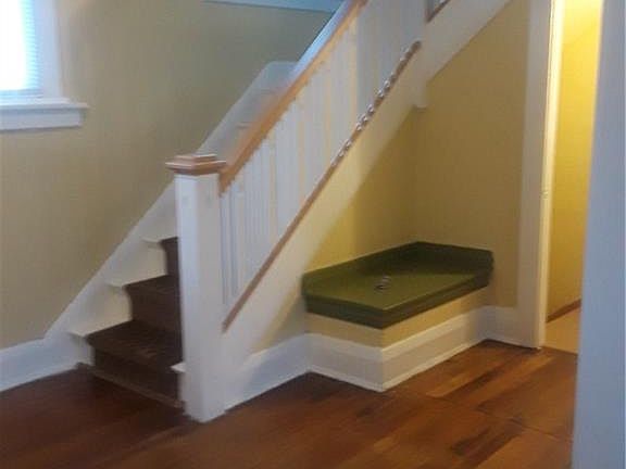 3rd image of 304 Kenilworth Ave