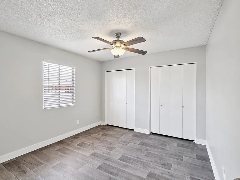 Mariposa Flats — Photo 43