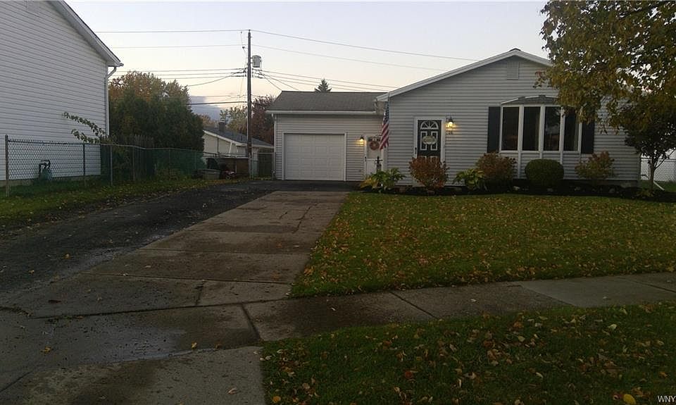 1st image of 16 Jeffrey Dr
