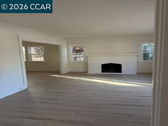 2nd image of 4809 Walnut St