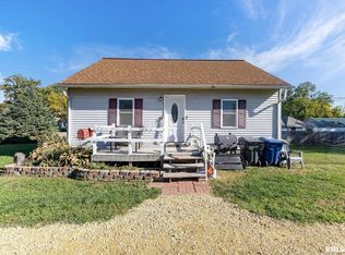 2827 Pershing Blvd, Clinton, IA 52732