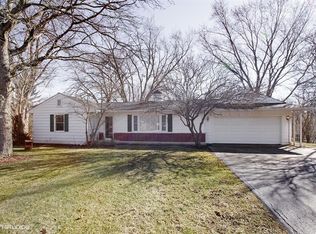 26855 W Highland Rd, Barrington, IL 60010