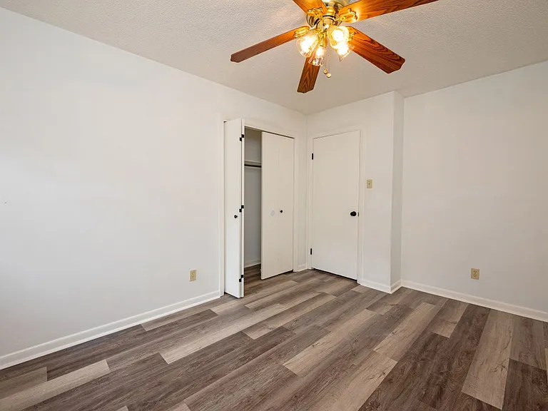 1320 Northpoint Cir — Photo 26