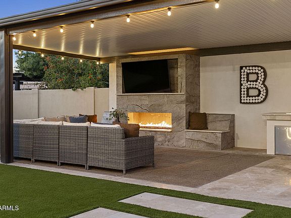 4th image of 14 W BLUE RIDGE Way