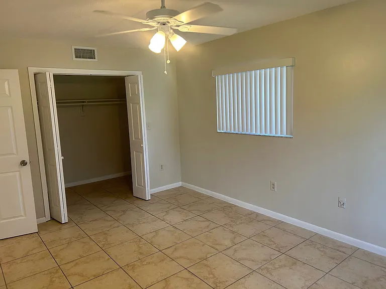 College Gardens Apartments — Photo 7