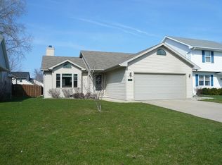 2065 E Baraboo Cir, De Pere, WI 54115