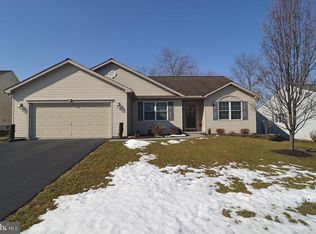 325 Henry Dr, Blandon, PA 19510