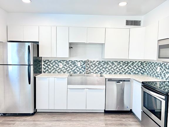 5th image of 4320 N 27th St APT 3