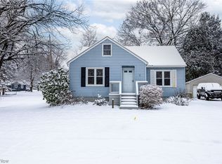 96 Waltz Dr, Barberton, OH 44203