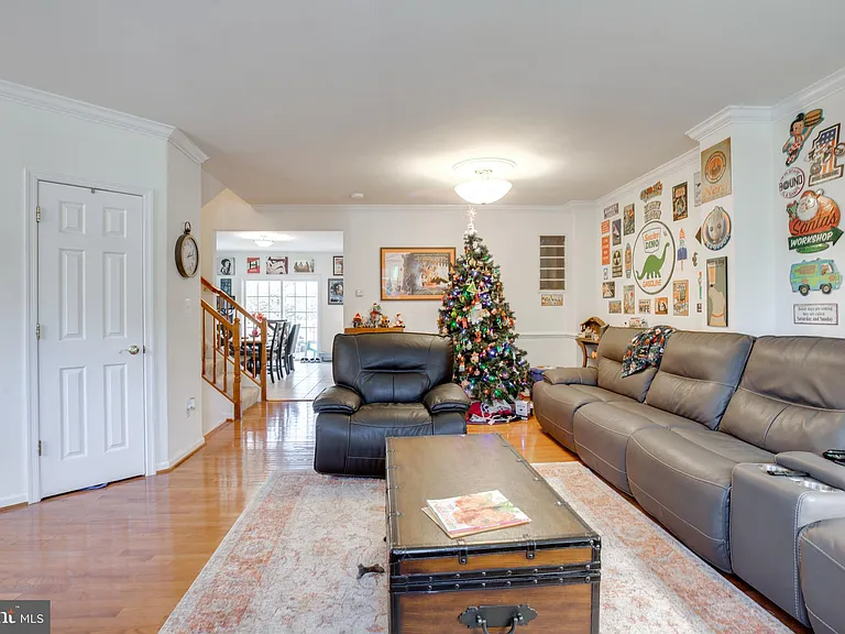 4594 Barringer Pl — Photo 8