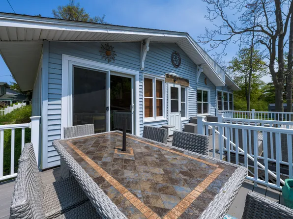 28435 Sturtevant Walk, Covert, MI 49043