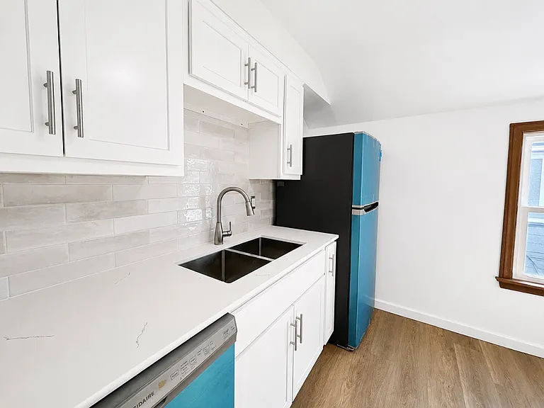 135 Kimberly Ave #1 — Photo 4