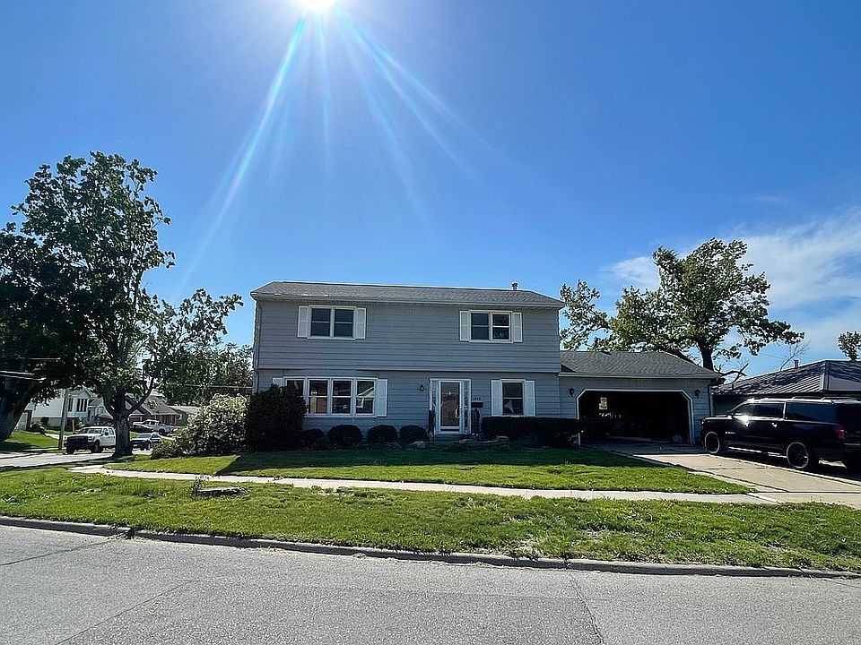 1st image of 1012 Juniper Dr SW