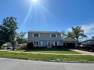 1012 Juniper Dr SW, Cedar Rapids, IA 52404