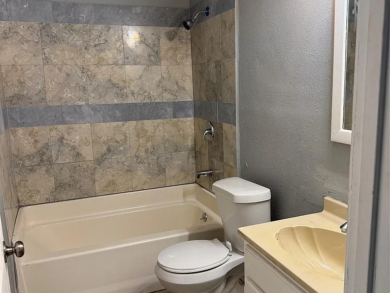 328 Garland St — Photo 10