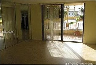 5th image of 290 174th St APT 305