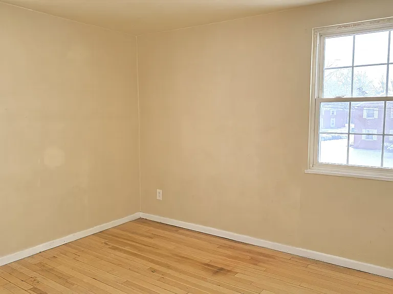 22751 Fox Ave #H — Photo 6