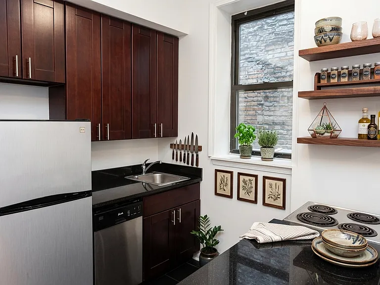 185 Avenue C #2E — Photo 2